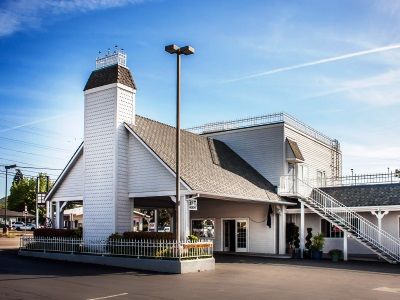 Quality Hotel Roseburg